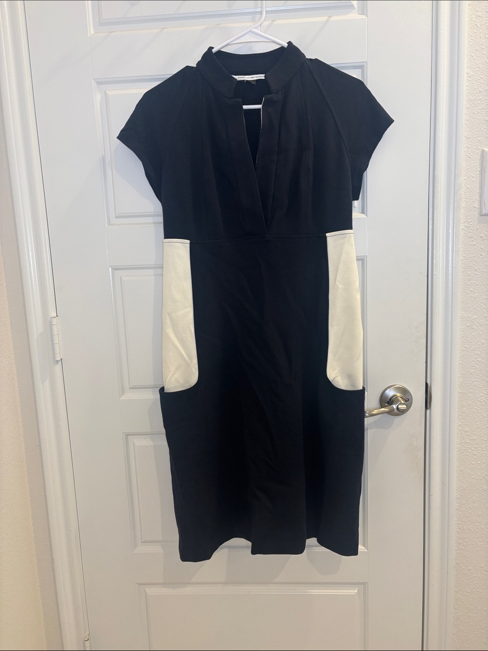 Diane von Furstenberg DVF Black Cream Colorblock Pocket Midi Dress Sz 6